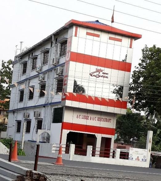 Hotel Queen Islampur Экстерьер фото